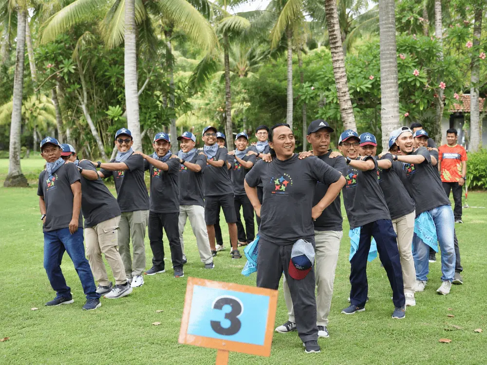 Kegiatan team building bersama PJS